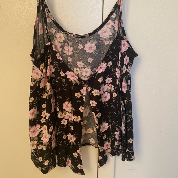 American Eagle Crop Top - Picture 2 of 4